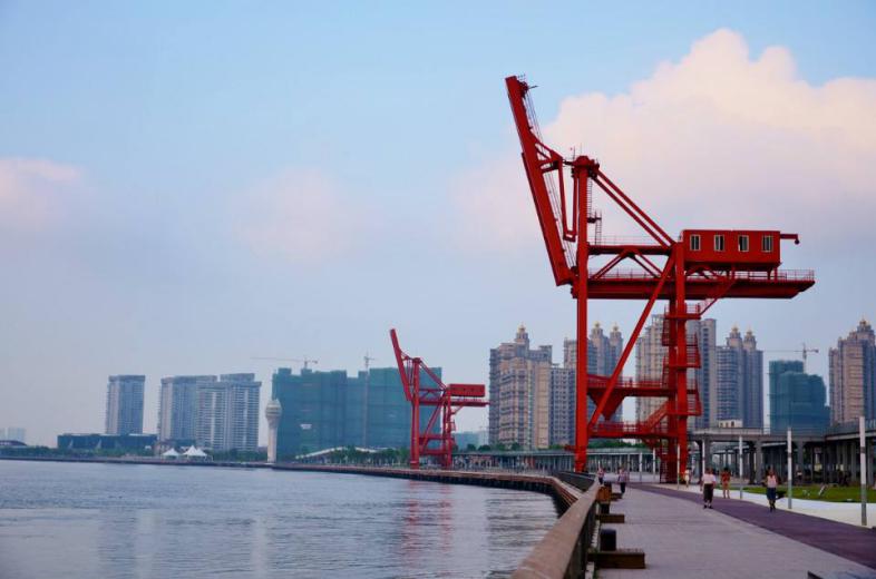 徐汇滨江亲水平台码头结构加固改造检测.jpg