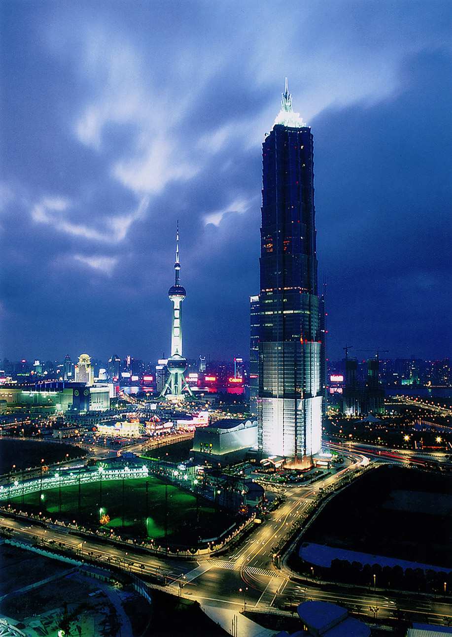 上海金茂大厦和东方明珠电视塔.jpg